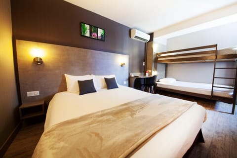 Bed, Photo of the whole room, Bedroom, bunk bed