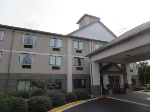 Property building, Day