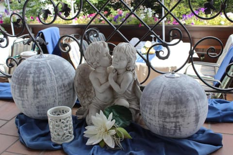 Restaurant/places to eat, Balcony/Terrace, Banquet/Function facilities