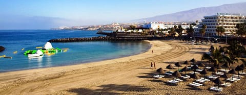 Restaurant/places to eat, Beach, Shopping Area