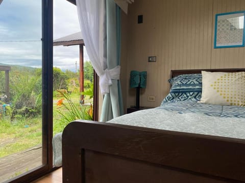 Bed, Day, Natural landscape, Photo of the whole room, Bedroom