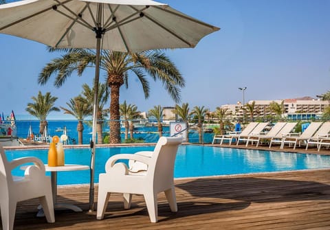 Pool view, Sea view, Swimming pool, sunbed