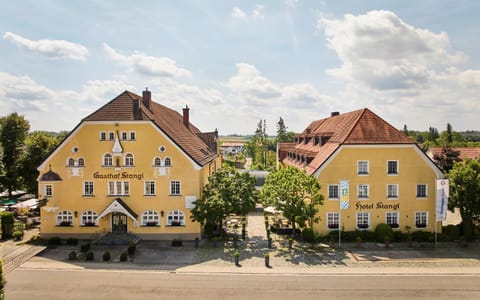 Property building, Facade/entrance, Parking