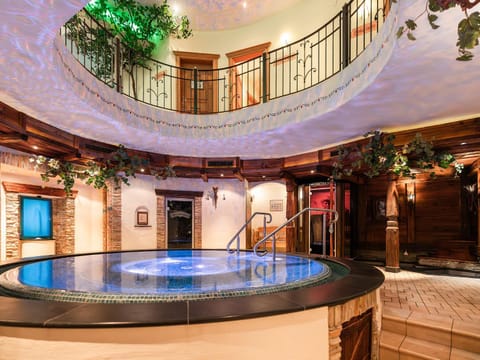 Hot Tub, Sauna, Spa and wellness centre/facilities, Swimming pool