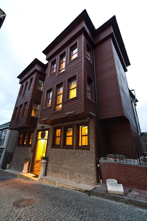 Property building, Facade/entrance