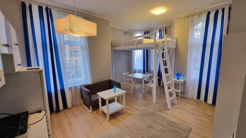 Living room, Dining area, bunk bed