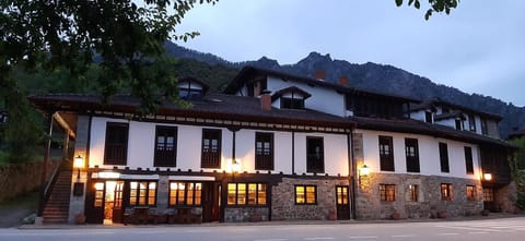 Property building, Facade/entrance, Sunset