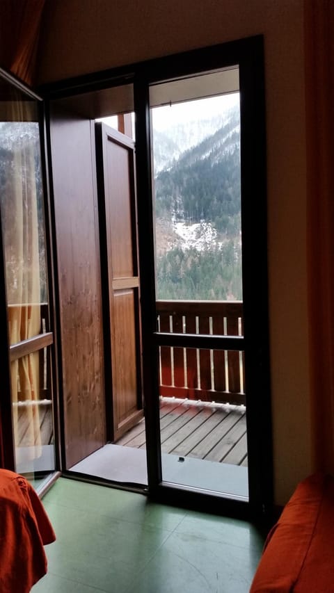 Balcony/Terrace, Mountain view