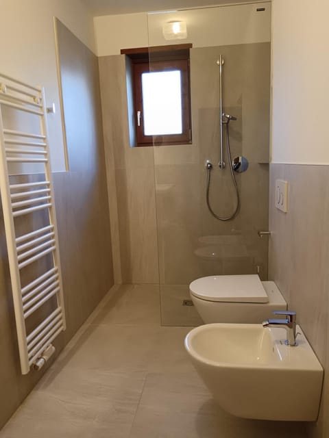 Shower, Toilet, Bathroom, Bathroom