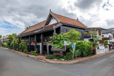 Property building, Neighbourhood