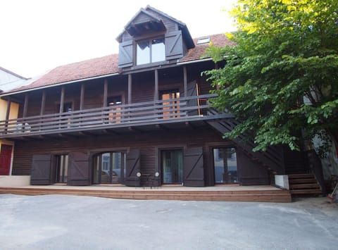 Property building, Patio, Balcony/Terrace