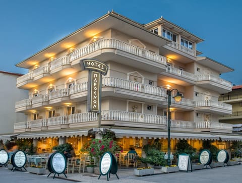 Property building, Restaurant/places to eat, Restaurant/places to eat, Facade/entrance, Spring, Day, Night, Summer, View (from property/room), Balcony/Terrace, Other, Beach, City view, City view, Mountain view, Mountain view, Street view, Area and facilities, Area and facilities, Shopping Area, Seasons, Time of day, Location, Sunrise, Sunset, acessibility