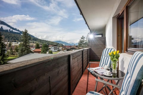 Balcony/Terrace, Garden view, Mountain view