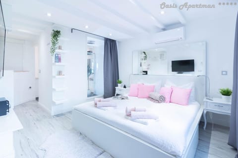 Shower, Photo of the whole room, Bedroom