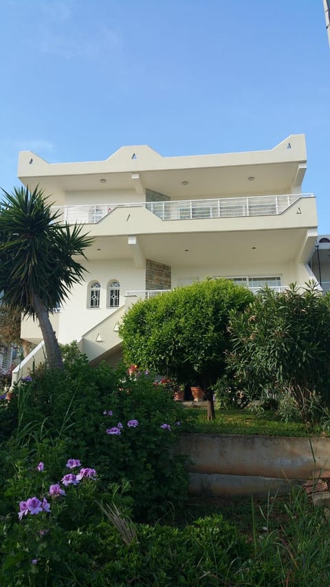 Nearby landmark, Natural landscape, Skiing, Beach, Diving, Garden view, Mountain view, Sea view, Sports, Family, Family