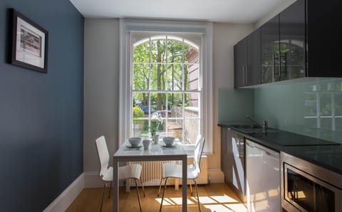 Dining area, kitchen