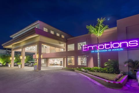Property building, Facade/entrance, Property logo or sign