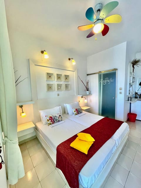 Bed, Bedroom, fireplace