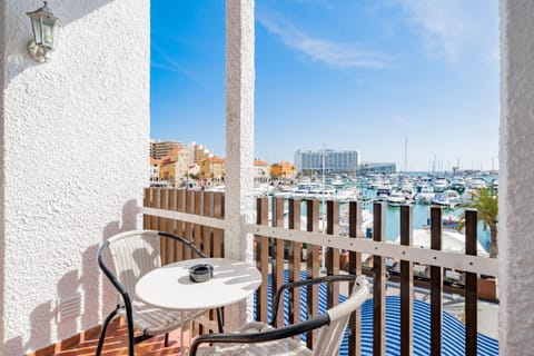 Property building, View (from property/room), Balcony/Terrace, Beach, City view, Sea view, Street view