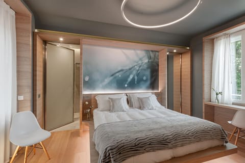 Bed, Photo of the whole room
