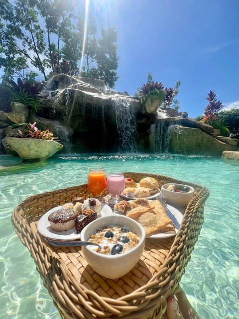 Natural landscape, Food and drinks, Food, Pool view, Swimming pool, Breakfast, Continental breakfast