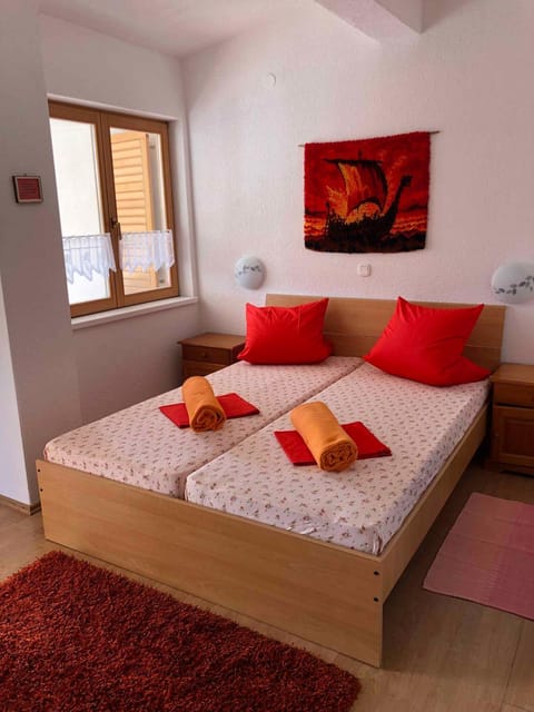 Summer, Bedroom