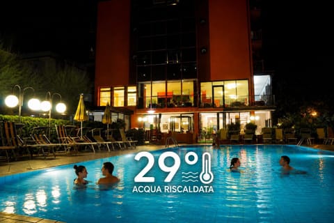 Property building, Garden, Garden, Swimming pool