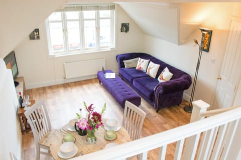 Living room, Photo of the whole room, Seating area