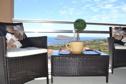 View (from property/room), Balcony/Terrace, City view, Landmark view, Sea view