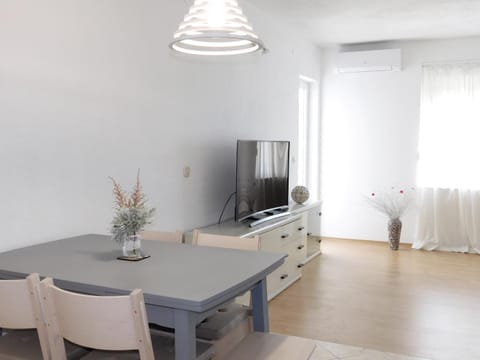 Barišić Apartment in Podstrana