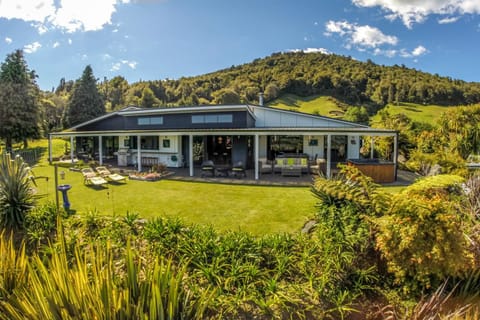 Bird's eye view, Garden view, Mountain view