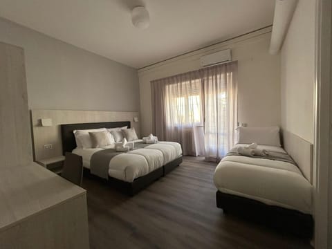 Bed, Photo of the whole room, towels