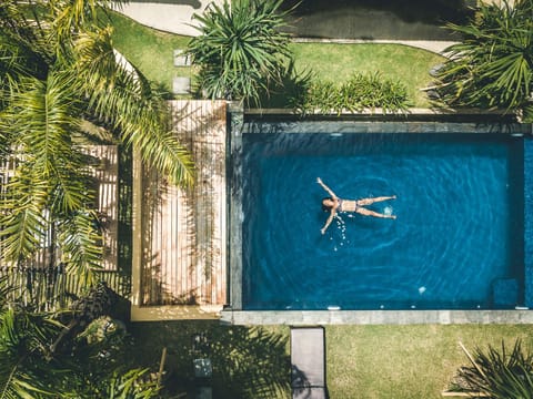 Day, People, Natural landscape, Bird's eye view, Garden, Garden view, Pool view, Swimming pool