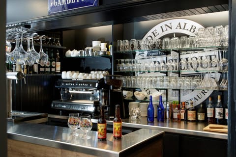 Lounge or bar, Alcoholic drinks