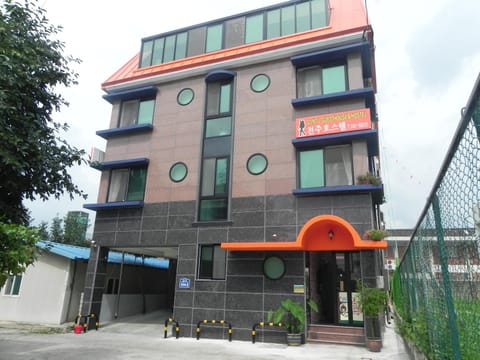 Property building, Facade/entrance