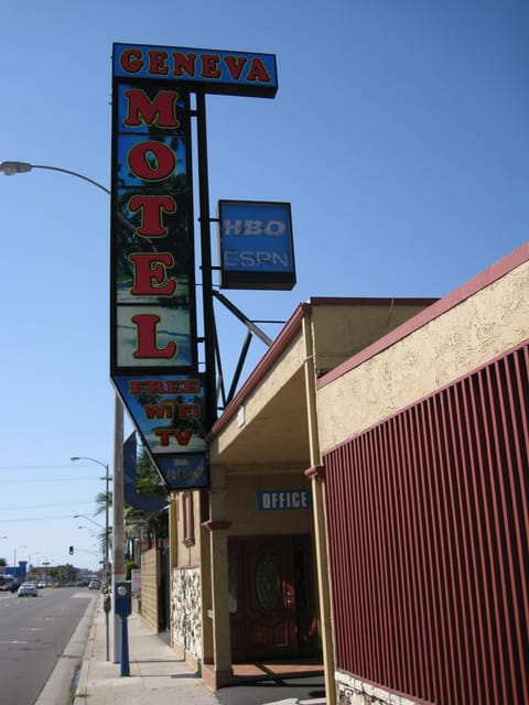 Facade/entrance