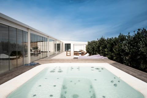 Hot Tub, Solarium, Swimming pool