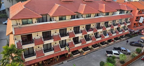 Property building, Neighbourhood, Street view, Location, Parking