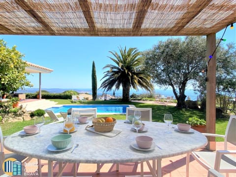 Natural landscape, Balcony/Terrace, Garden view, Pool view, Sea view