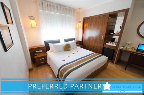 Photo of the whole room, Bedroom, hair dresser