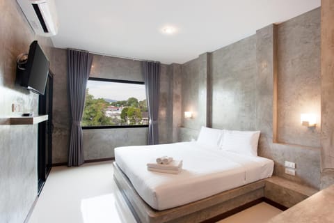 Bed, TV and multimedia, Photo of the whole room, Seating area, Bedroom, towels