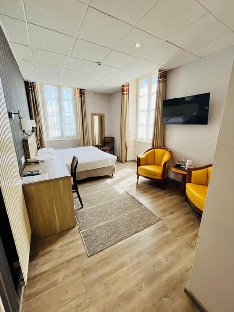 Le Grand Hôtel de Mayenne - Logis hôtels restaurant Hotel in Normandy