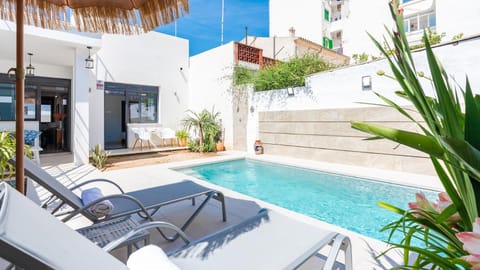 Property building, Pool view, Swimming pool, Open Air Bath