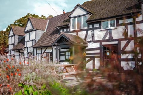 The Thatch Inn Hotel in Stroud District
