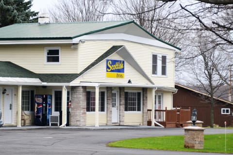 Facade/entrance, Facade/entrance