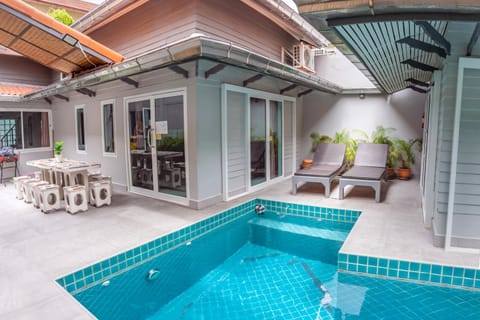 Patio, Day, Pool view, Swimming pool, sunbed