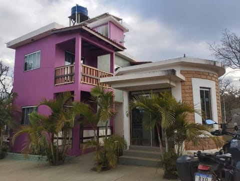 Property building, Day, Neighbourhood, Street view