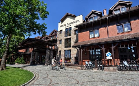 Facade/entrance, Facade/entrance