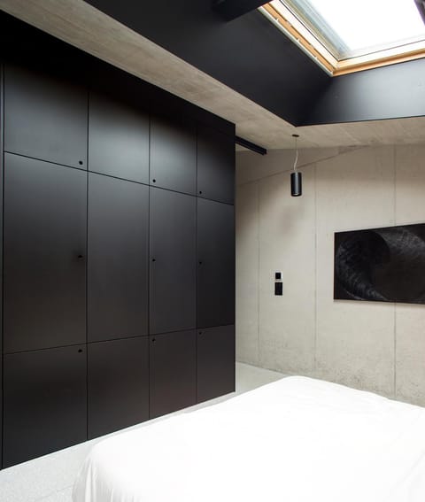 Bed, TV and multimedia, Bedroom, wardrobe