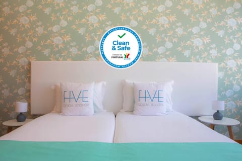 Bed, Property logo or sign, Bathroom, View (from property/room), View (from property/room), Living room, Other, Photo of the whole room, Decorative detail, Bedroom, Certificate/Award, kitchen